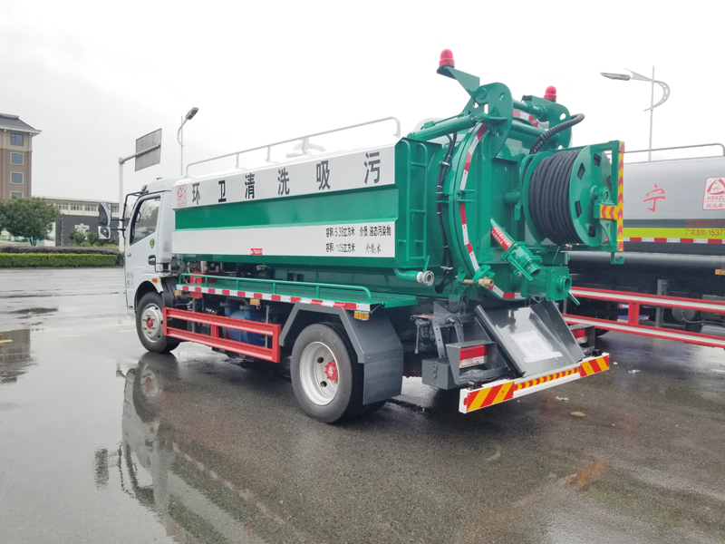 XZL5120GQW6 Cleaning and suction-type sewer scavenger