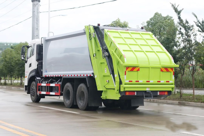  Compression type garbage truck