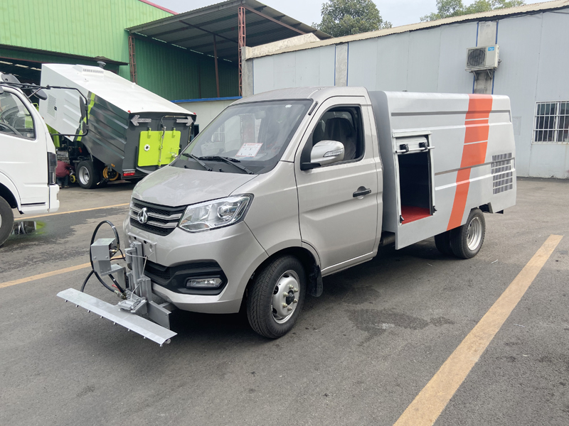 XZL5032TYH6 Pavement maintance truck