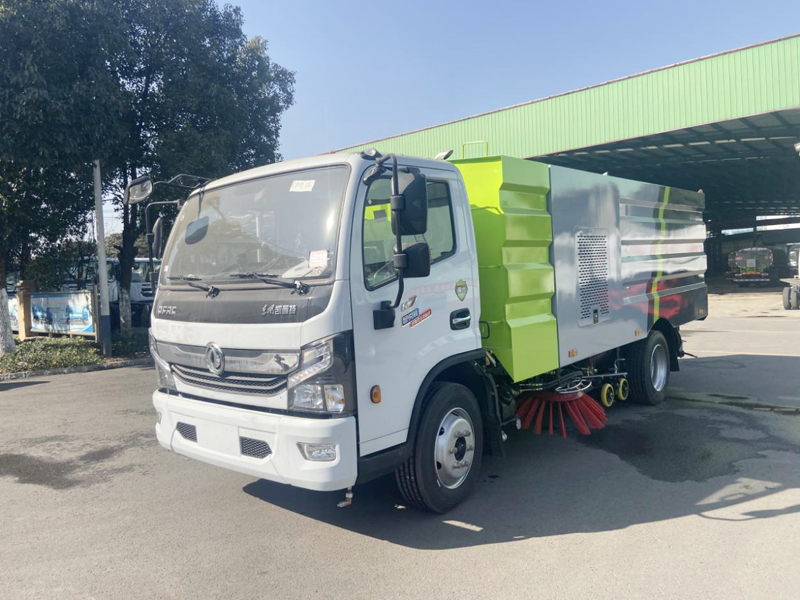 XZL5120TXS6 Cleaning sweeper truck