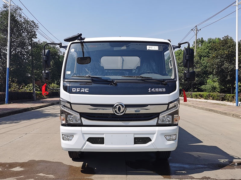  Multi-purpose anti-dust truck