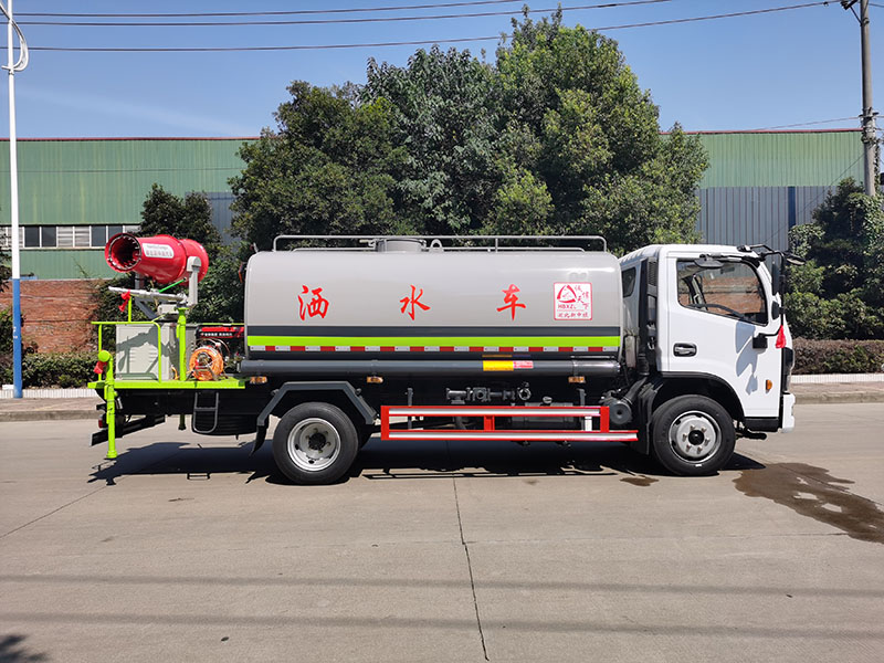  Multi-purpose anti-dust truck