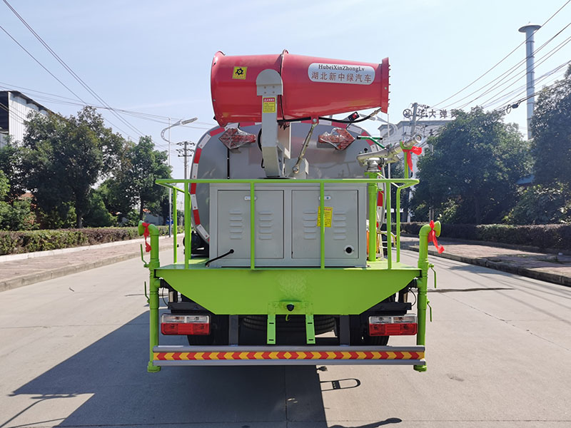  Multi-purpose anti-dust truck