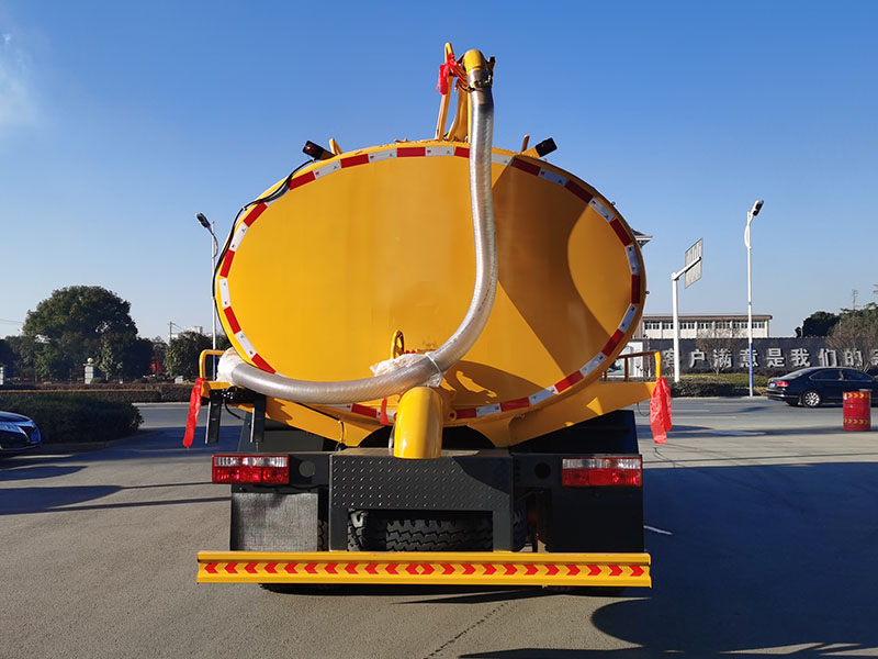 XZL5180GXE6 Fecal suction truck