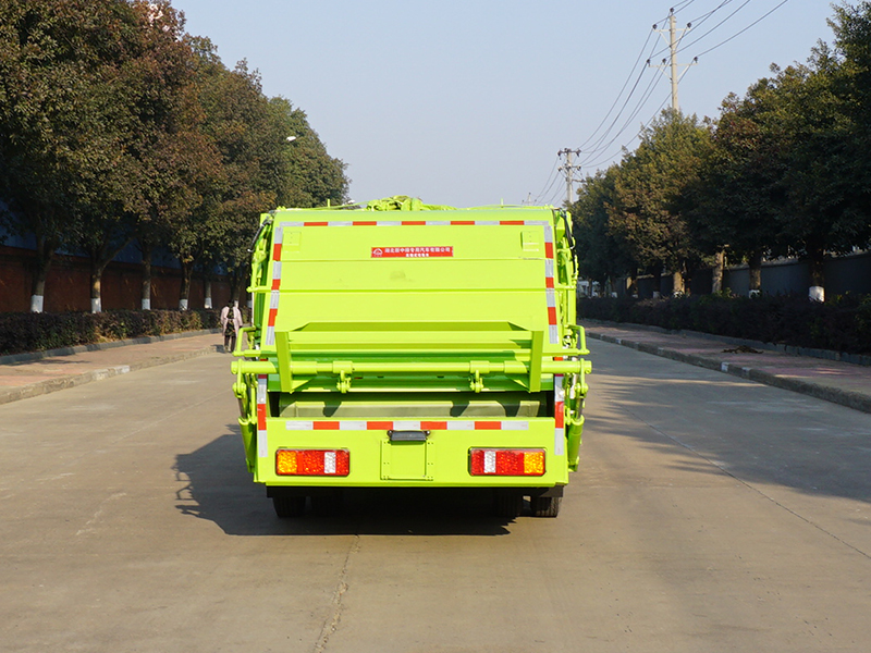 Compressed garbage truck