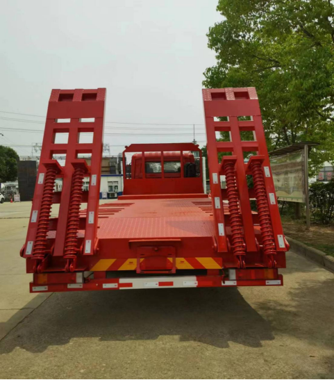 Dongfeng brand EQ5250TPBGSZ6D1 flatbed transport vehicle